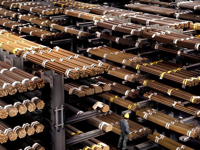 Magazyn wyrobów gotowych — 4 000 m², pojemność 8 500 t